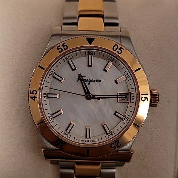 Salvatore Ferragamo Watch - Picture 4 of 9